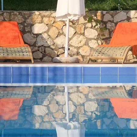 Esperides Villas *